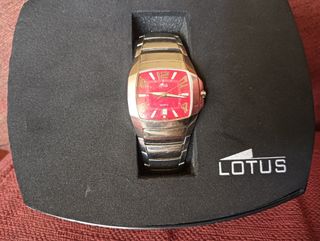 Reloj Lotus Hombre Acero Rojo ,solo falta la pila