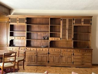 Mueble antiguo de madera