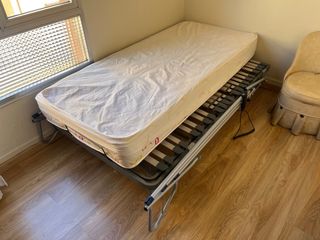 Cama articulada motorizada