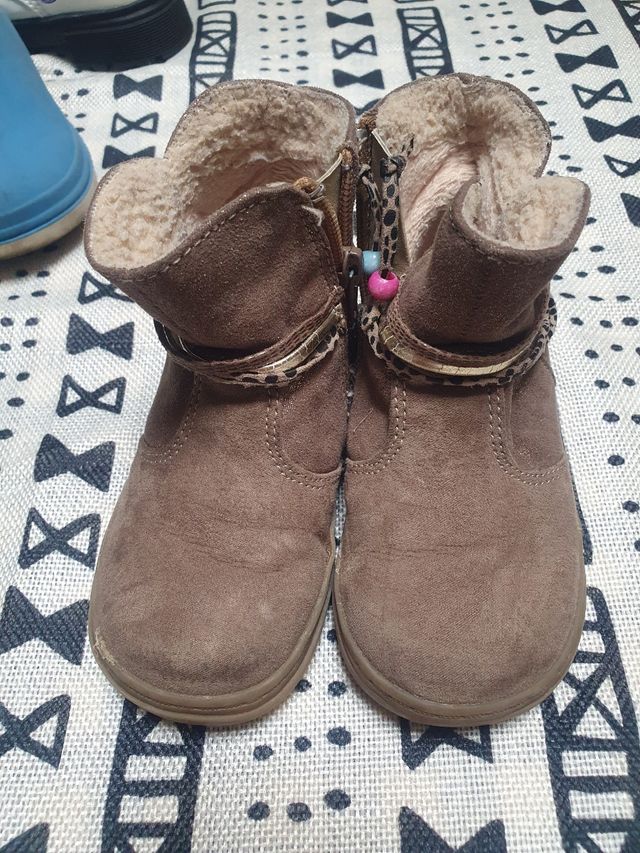 Lote de Botas para bebe / niña  Talla 22...