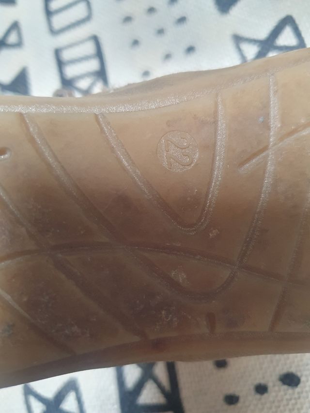 Lote de Botas para bebe / niña  Talla 22...