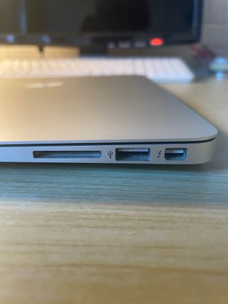 MacBook Air (13", 2012) - Plata