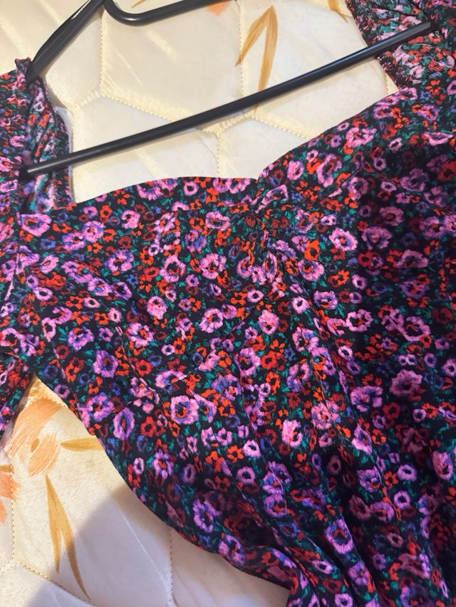 Vestido floral Stradivarius