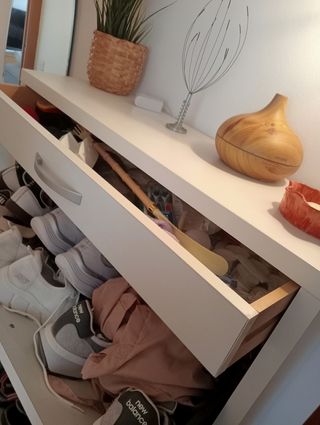 Zapatero blanco de madera