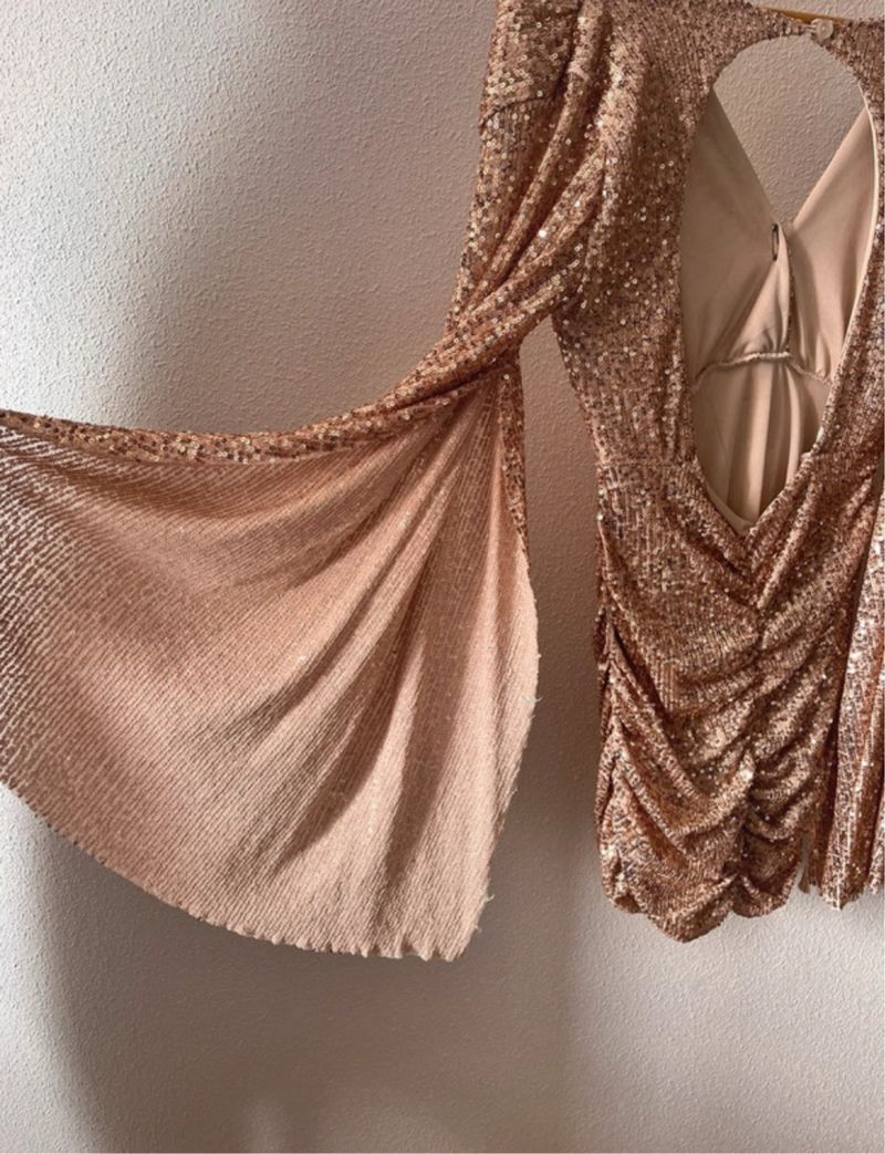 Vestido de lentejuelas dorado de segunda mano por 20 EUR en