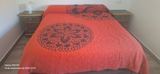 Colcha Matrimonio Marrón y Naranja. Es reversible.