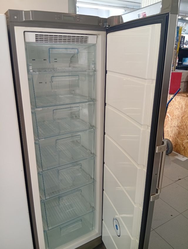 Congelador vertical con cajones