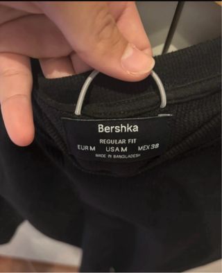 Camiseta Bershka Negra