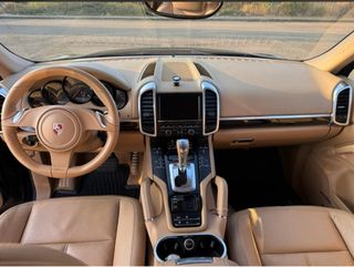Porsche Cayenne 2011