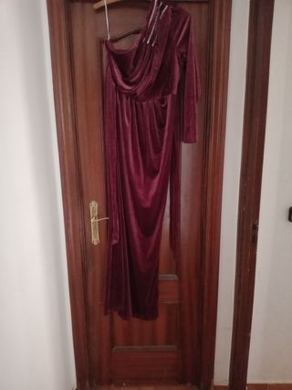 Traje de fiesta morado