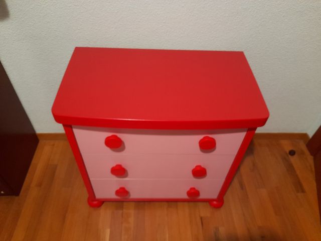 Cómoda infantil Ikea 3 cajones rosa