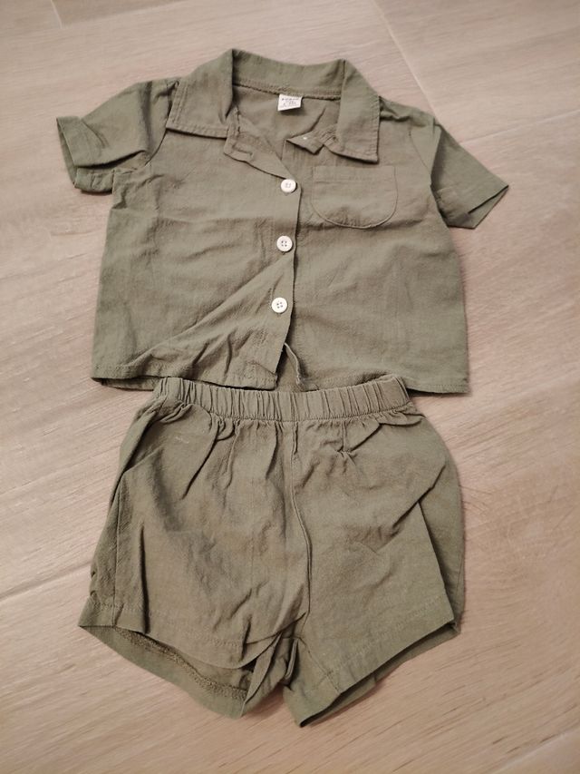 Conjunto verde camisa y shorts