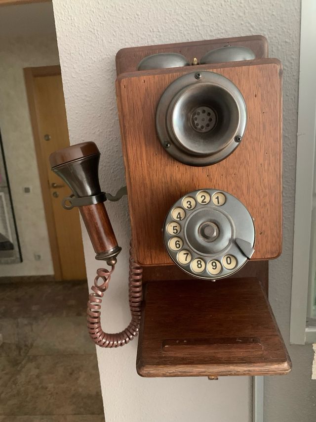 Telefono de Pared Antiguo