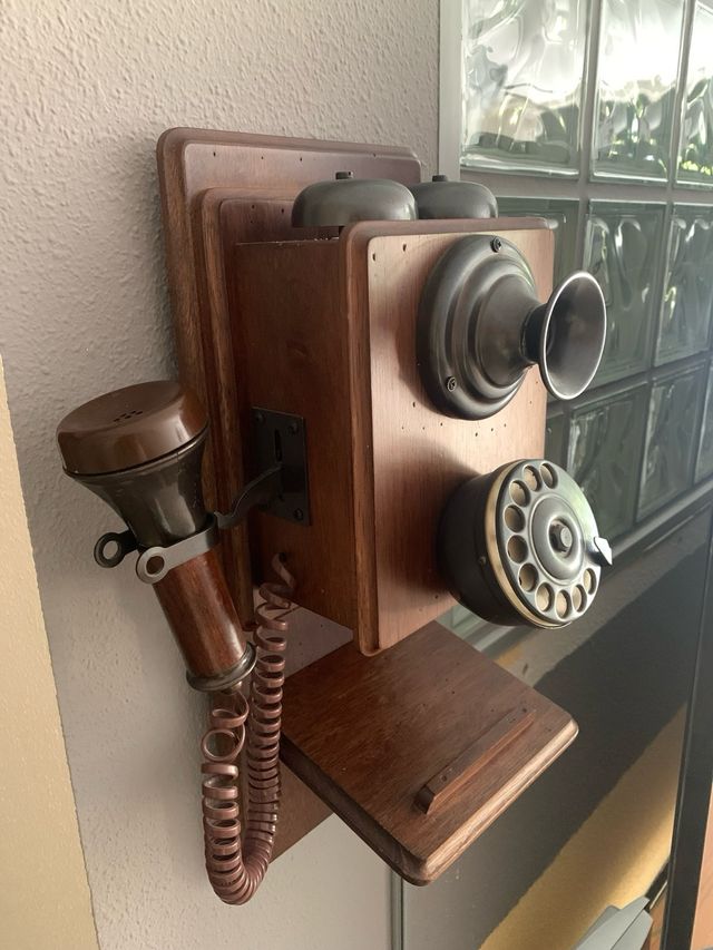 Telefono de Pared Antiguo