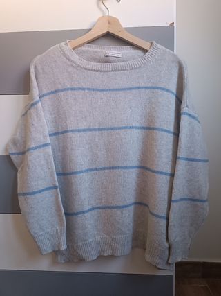 Jersey de cachemira gris con rayas azules