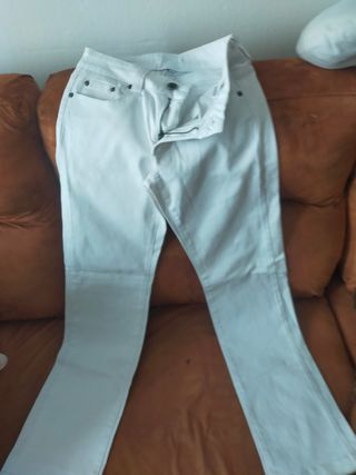 Pantalones blancos