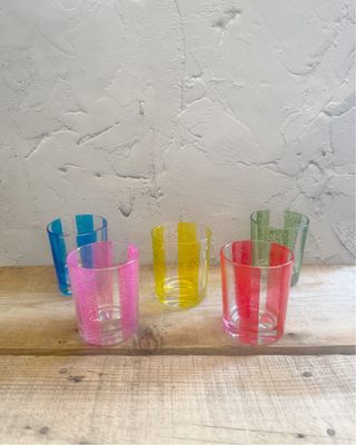 Copos coloridos vintage de vidro