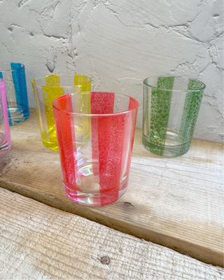 Copos coloridos vintage de vidro