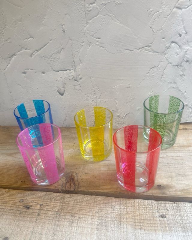 Copos coloridos vintage de vidro