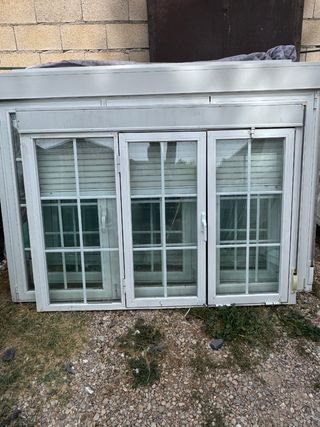 VENTANA CLIMALIT CON PERSIANA DE ALUMINIO ABATIBLE