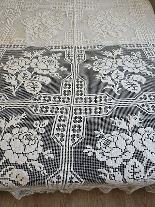 Colcha de algodón blanca con encaje
