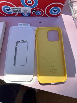 Funda iPhone 14 Pro Max Amarilla Apple