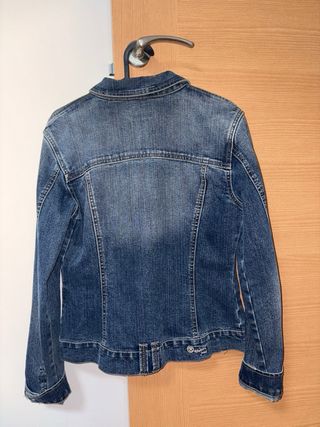 Cazadora vaquera con cremallera