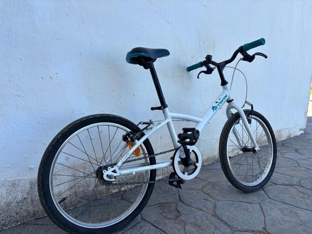 Bicicleta infantil Btwin blanca