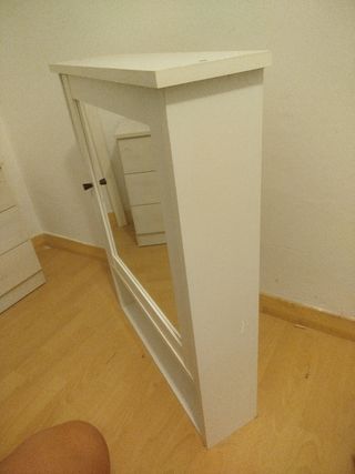 Mueble de baño de madera blanco
