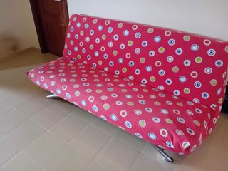 Sofá Cama Multicolor con Diseño de Círculos