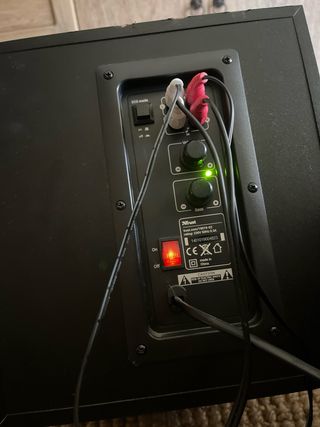 Altavoces Trust negros