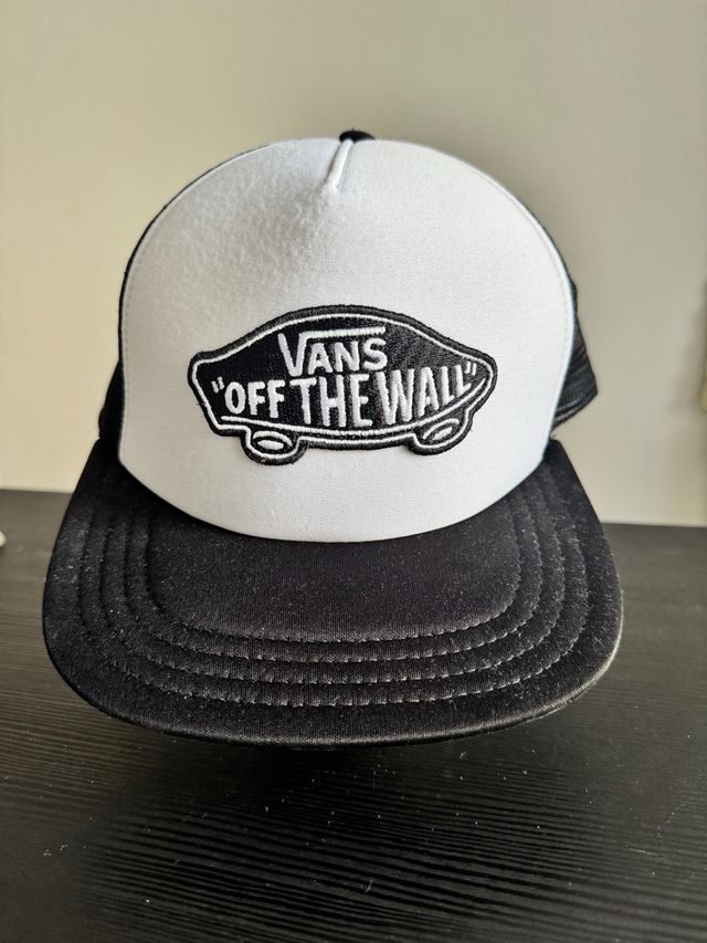 Gorra Vans Off The Wall Negra y Blanca de segunda mano por 10 EUR