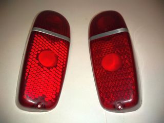 Lote 2 tulipas traseras SEAT 600 rojas