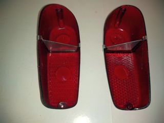 Lote 2 tulipas traseras SEAT 600 rojas