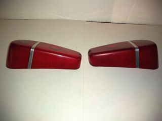 Lote 2 tulipas traseras SEAT 600 rojas