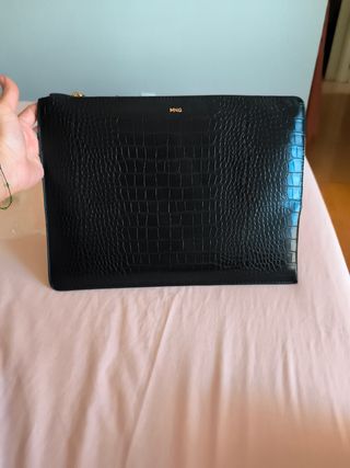 Funda de ordenador portátil de MANGO