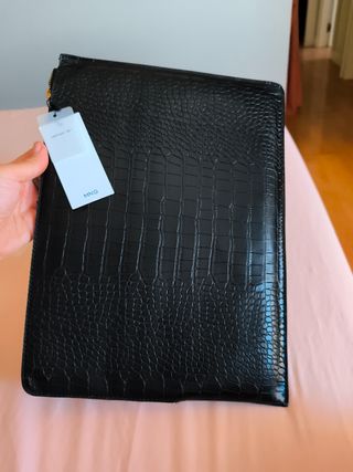 Funda de ordenador portátil de MANGO