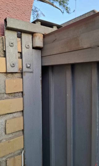 Puerta corredera garaje hierro forjado