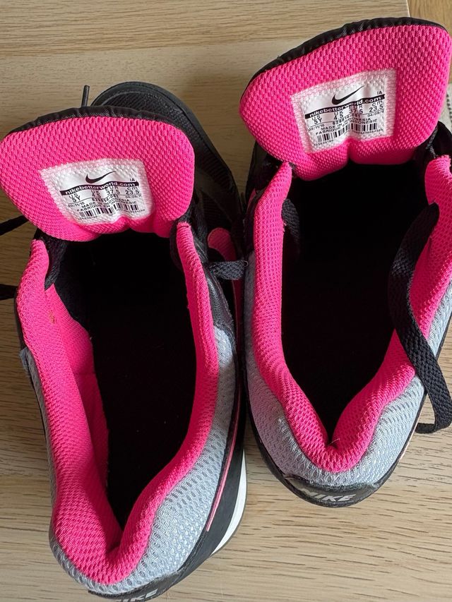 Zapatillas Nike Negras y Rosas