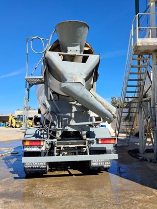 Camión hormigonera Scania 94c 310