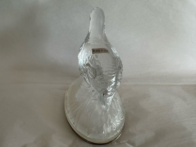 Figura de cristal con base de plata