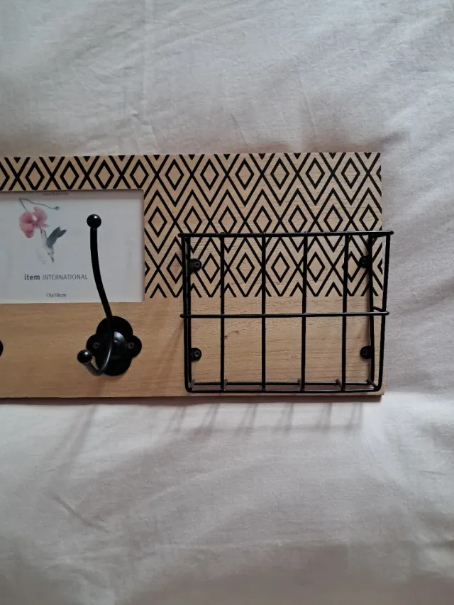 Perchero de Madera con Marcos para Fotos