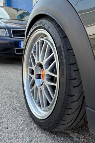 Llantas tipo BBS LM 18x8 5x112 con neumáticos semi