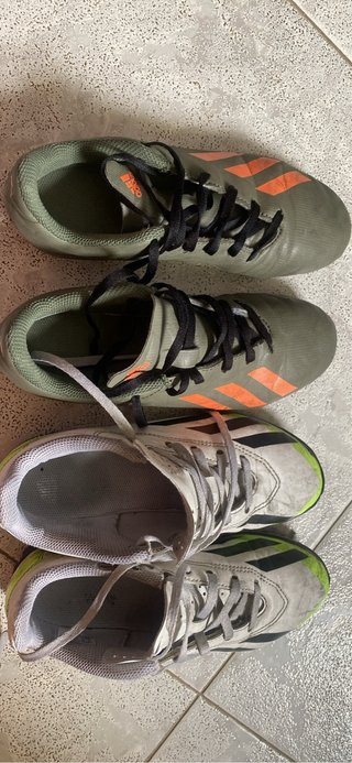 Botas de fútbol para niño variadas