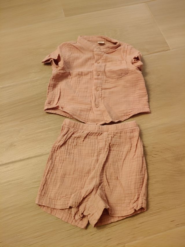 Conjunto bebé camisa y pantalón corto rosa