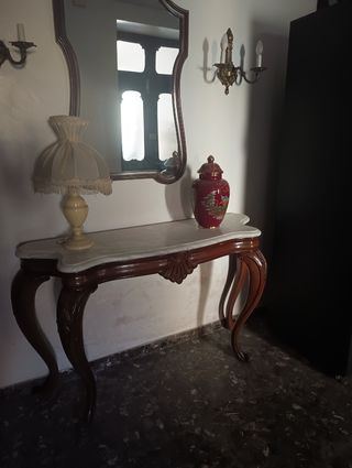 Tavolo laterale d'ingresso alto