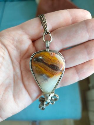Collar con colgante de piedra Ágata