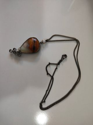 Collar con colgante de piedra Ágata