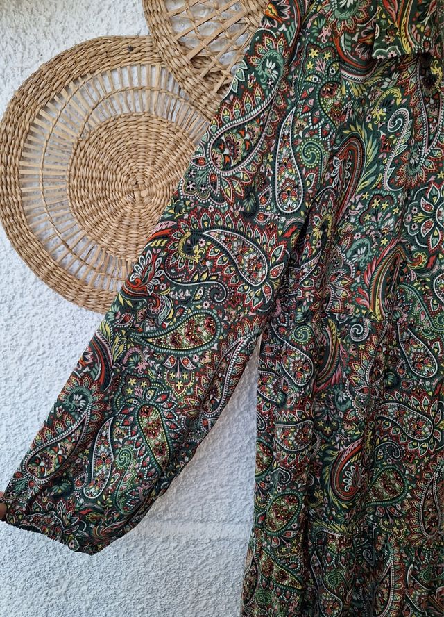 Vestido Estampado Paisley.
