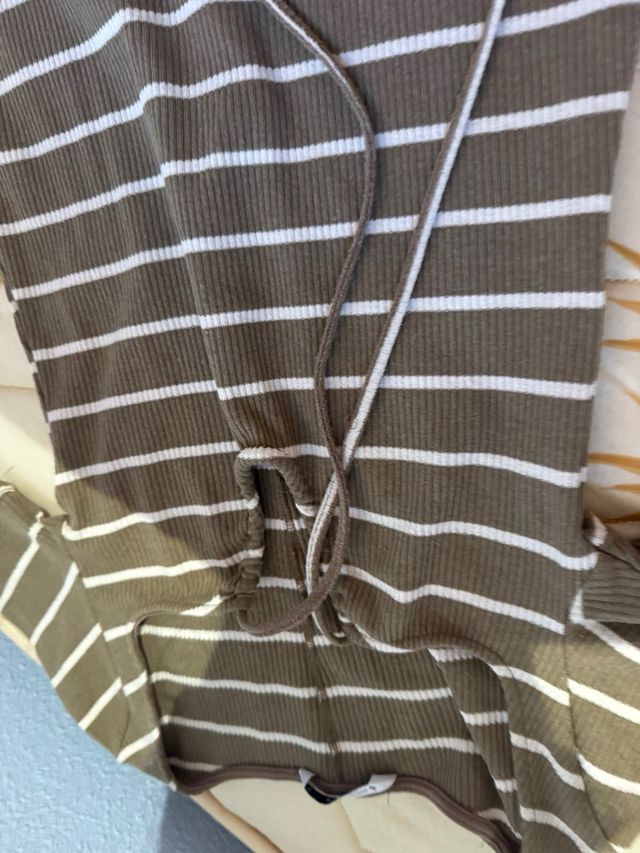 Vestido verde Stradivarius